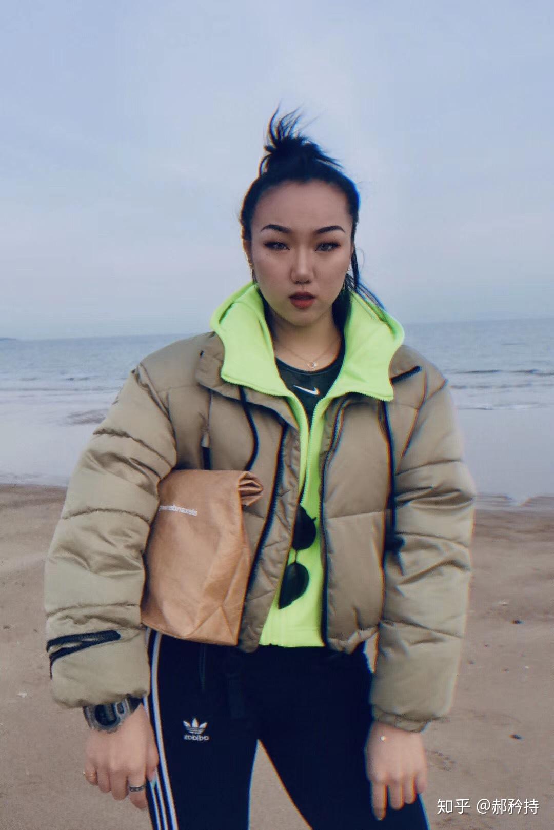 街拍如何摆出好看的pose嘻哈风