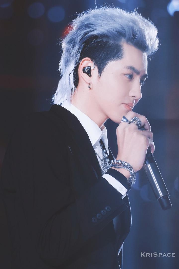 为什么吴亦凡唱歌总爱用autotune你觉得用这个唱出来的效果好听吗