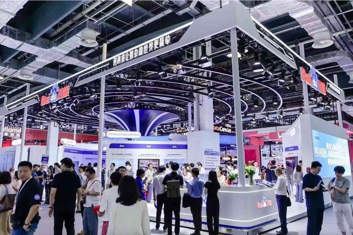 大模型开「箱」即用,百度携医疗大模型一体机亮相WAIC 2024 - 知乎