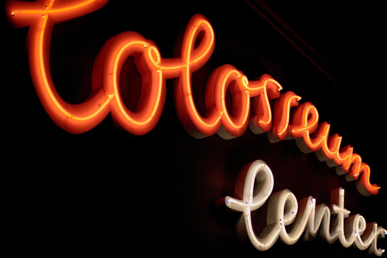 霓虹灯高压多少V