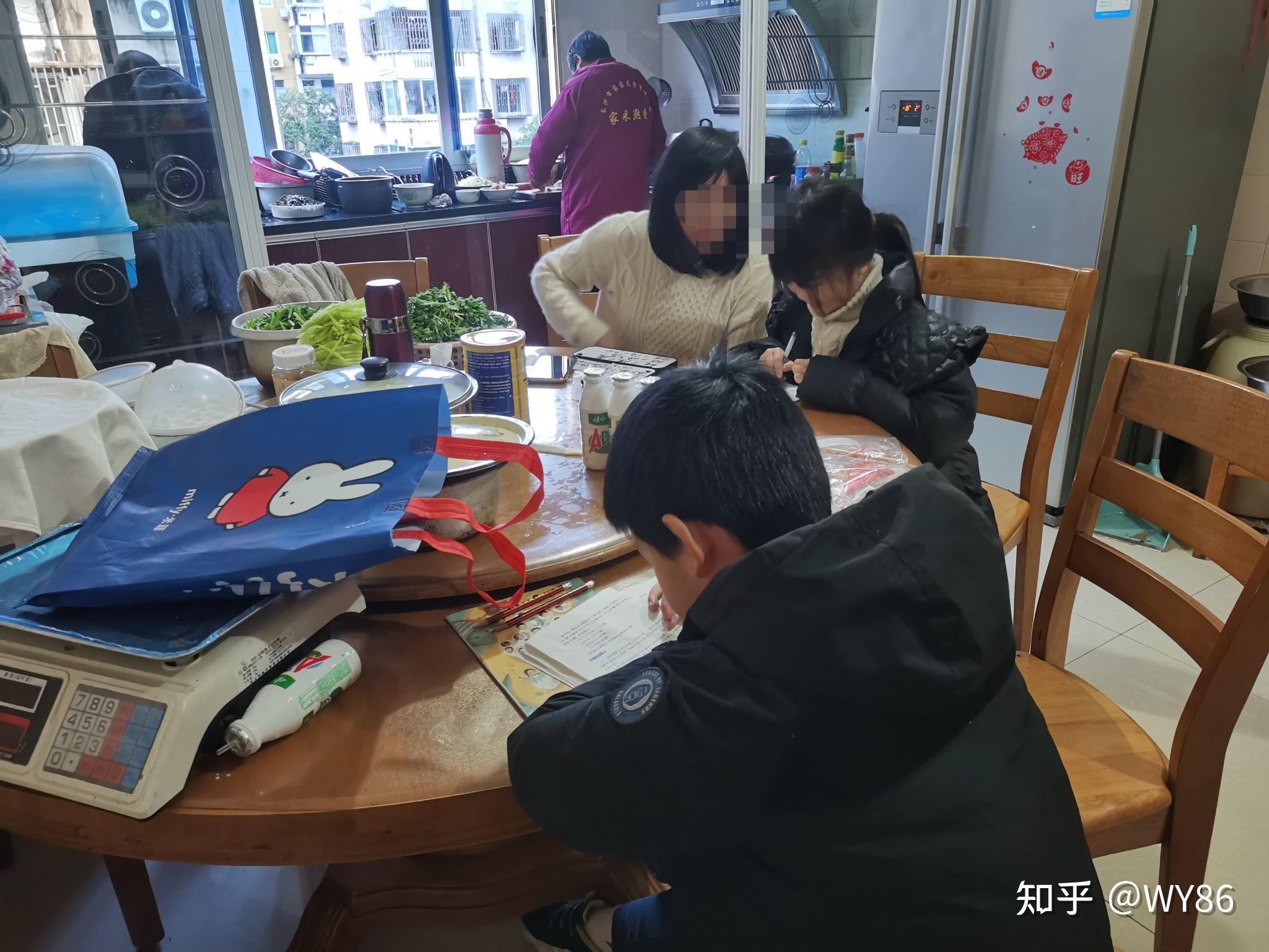 包含在你的相册里，最具有生活气息的是哪张照片？背后有什么故事？的词条