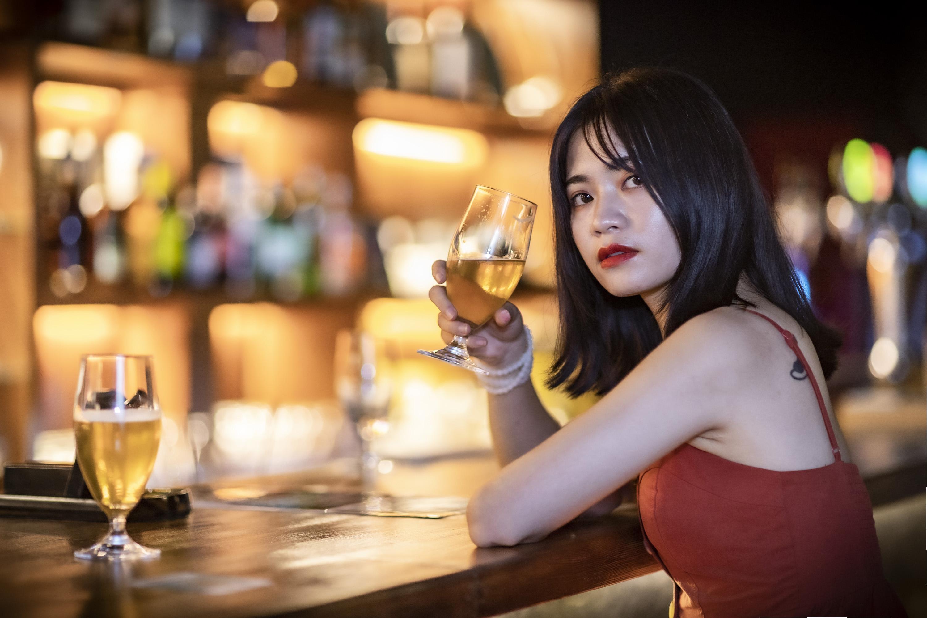 创业实录 | 25岁第二次酒吧创业。怎么零经验开一家赚钱的酒吧？开酒吧最难的部分是什么？