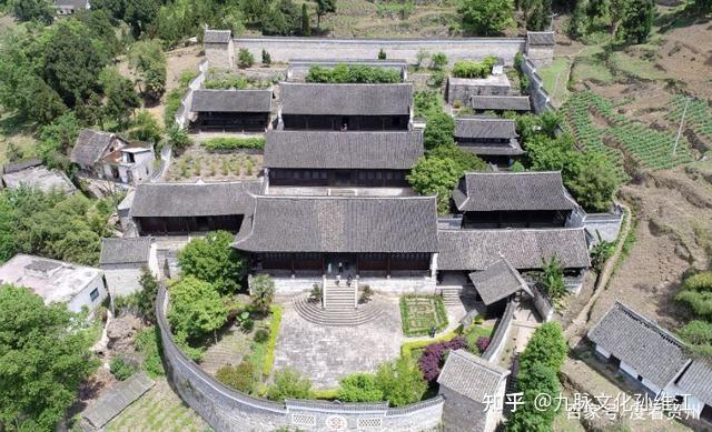 “百年皇帝,千年土司”。他们才是雄踞一方、集权一身、世袭一家的土皇帝 - 知乎