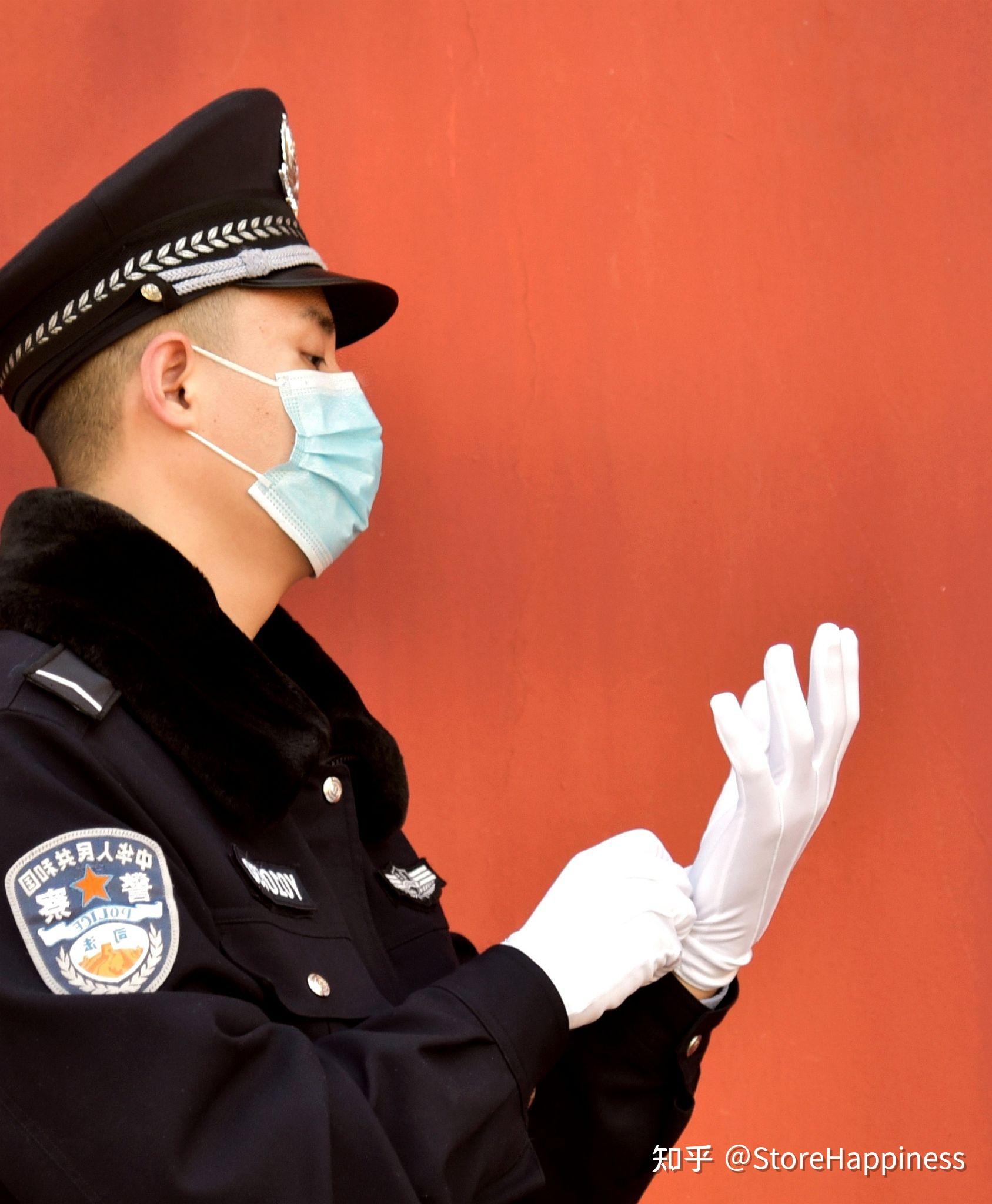 你第一次戴白手套有什么感觉吗