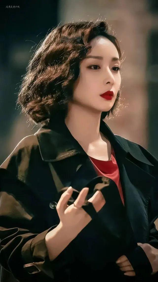 短发有哪些适合搭配礼服的发型