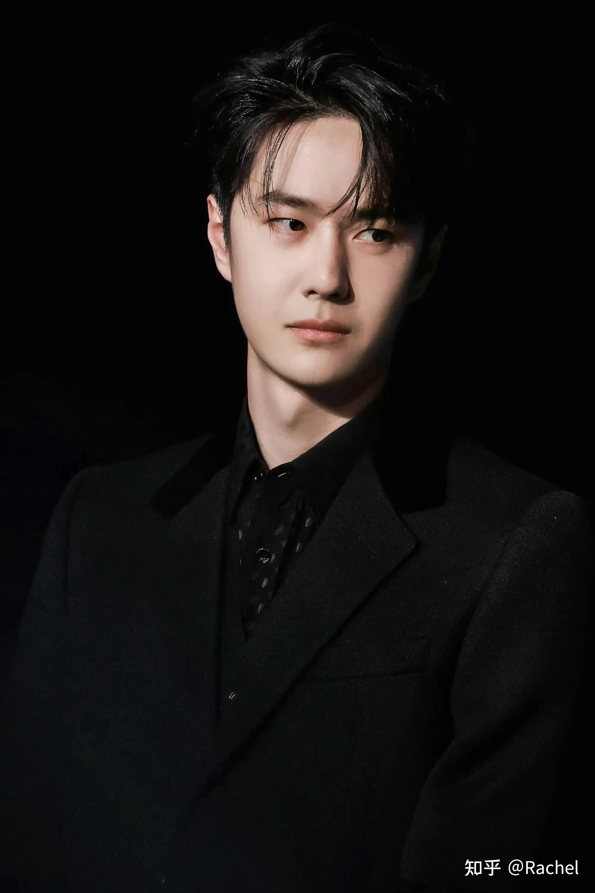 有多少人是因为好奇王一博为什么被全网黑去考古他而入坑出不去的呢