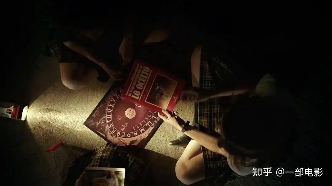 如何评价西班牙2017恐怖电影灵蚀又名韦罗妮卡