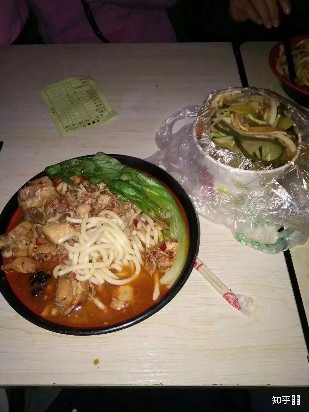 在山西农业大学里就餐是一种怎样的体验?有什么推荐的食堂和美食?