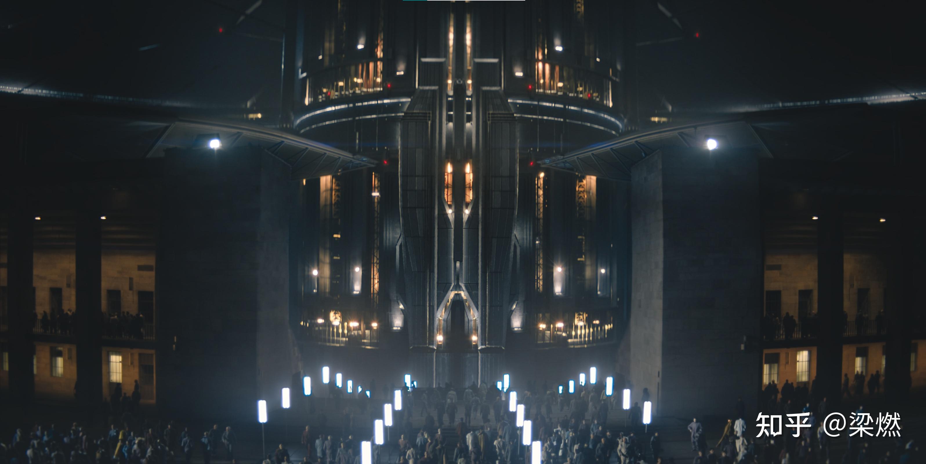 《流浪地球 2》中的太空电梯场景在哪些科幻电影中出现过?