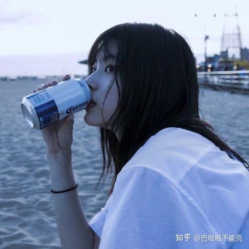 求微信头像,有没有那种在喝饮料的头像?