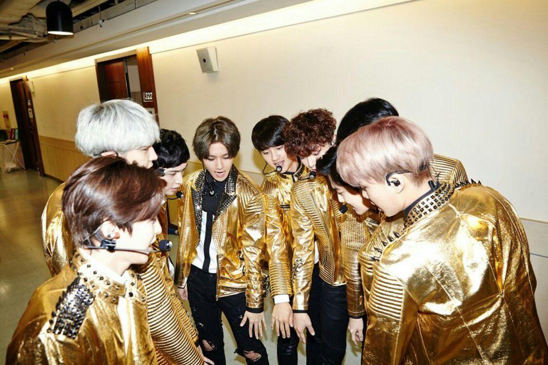 有exo九人的壁纸吗? - 知乎