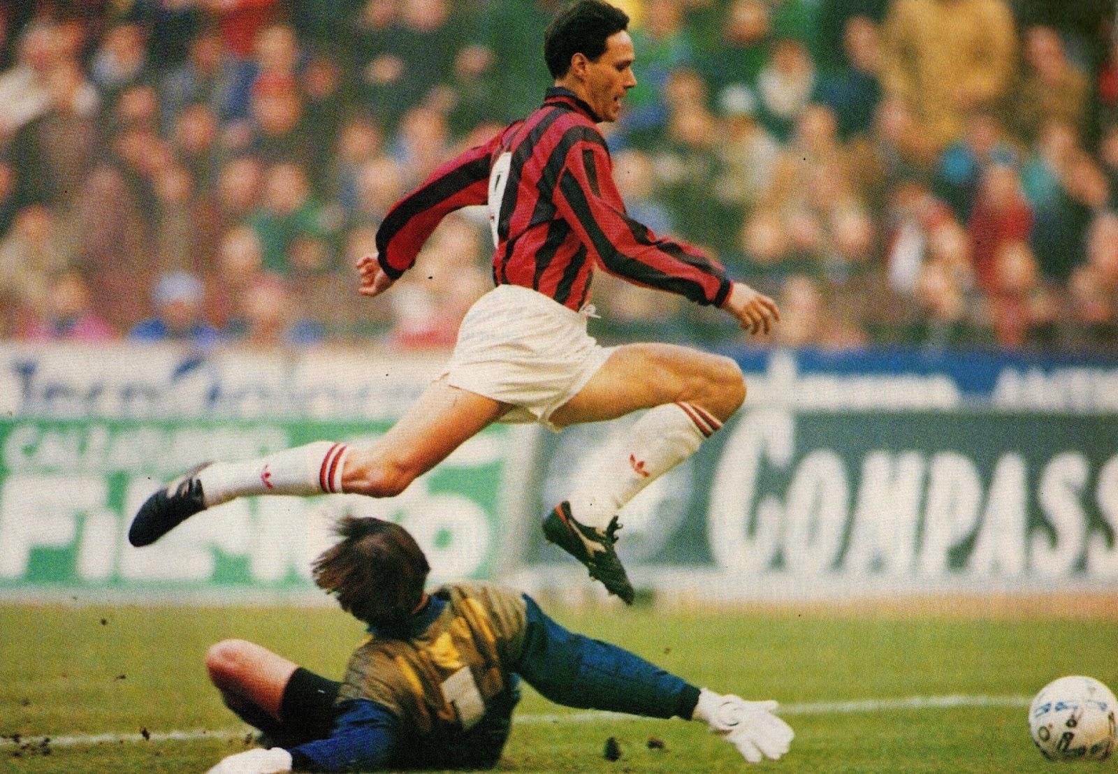 范·巴斯滕巅峰时期究竟有多强? - 知乎