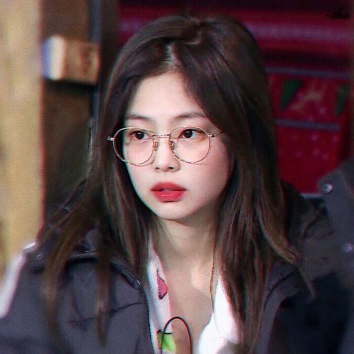 有没有blackpink成员金珍妮适合作头像的照片? - 知乎