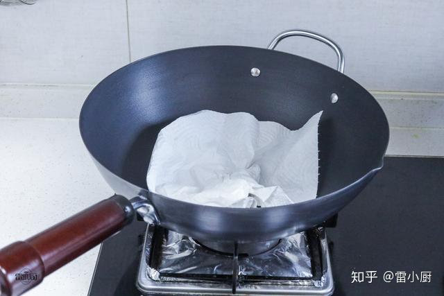铁锅怎么开锅?教你方法,用多久都不粘锅不生锈,方法简单又实用 - 知乎