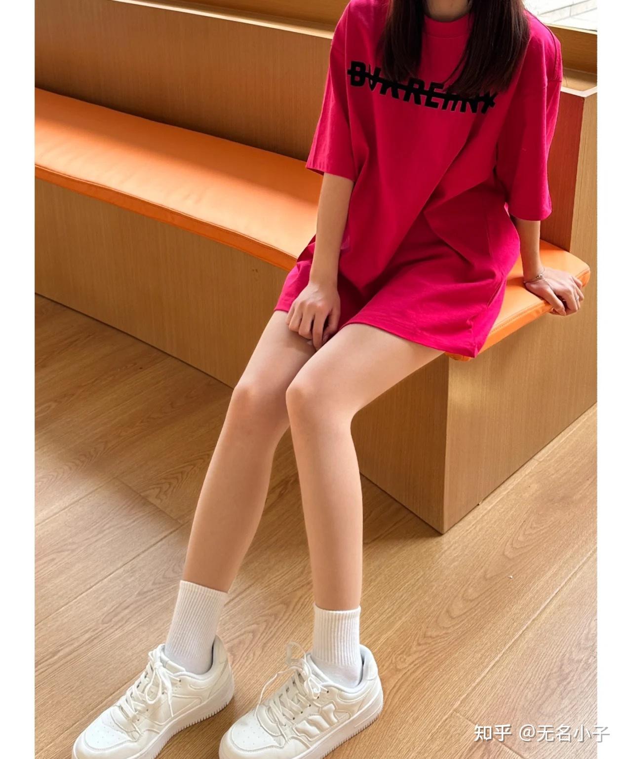 为什么街上很多女生会穿两双袜子? - 知乎