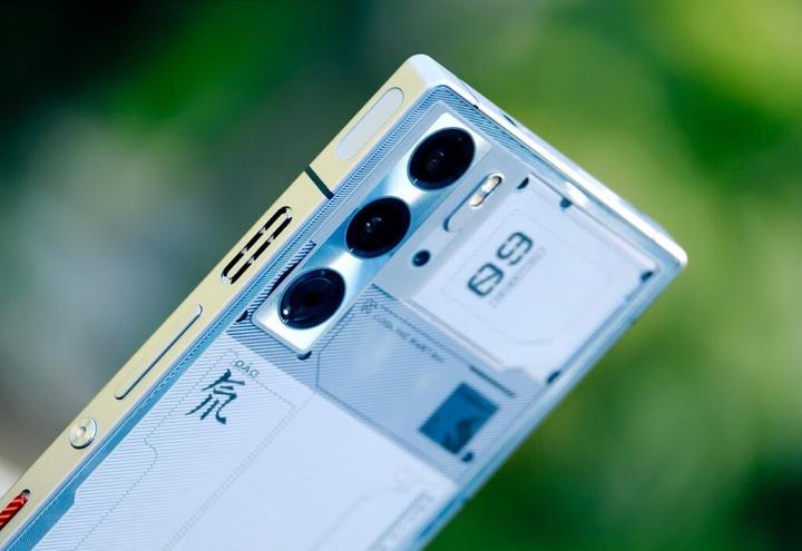 最新款手机推荐红魔9pro手机做了小米没做成的事