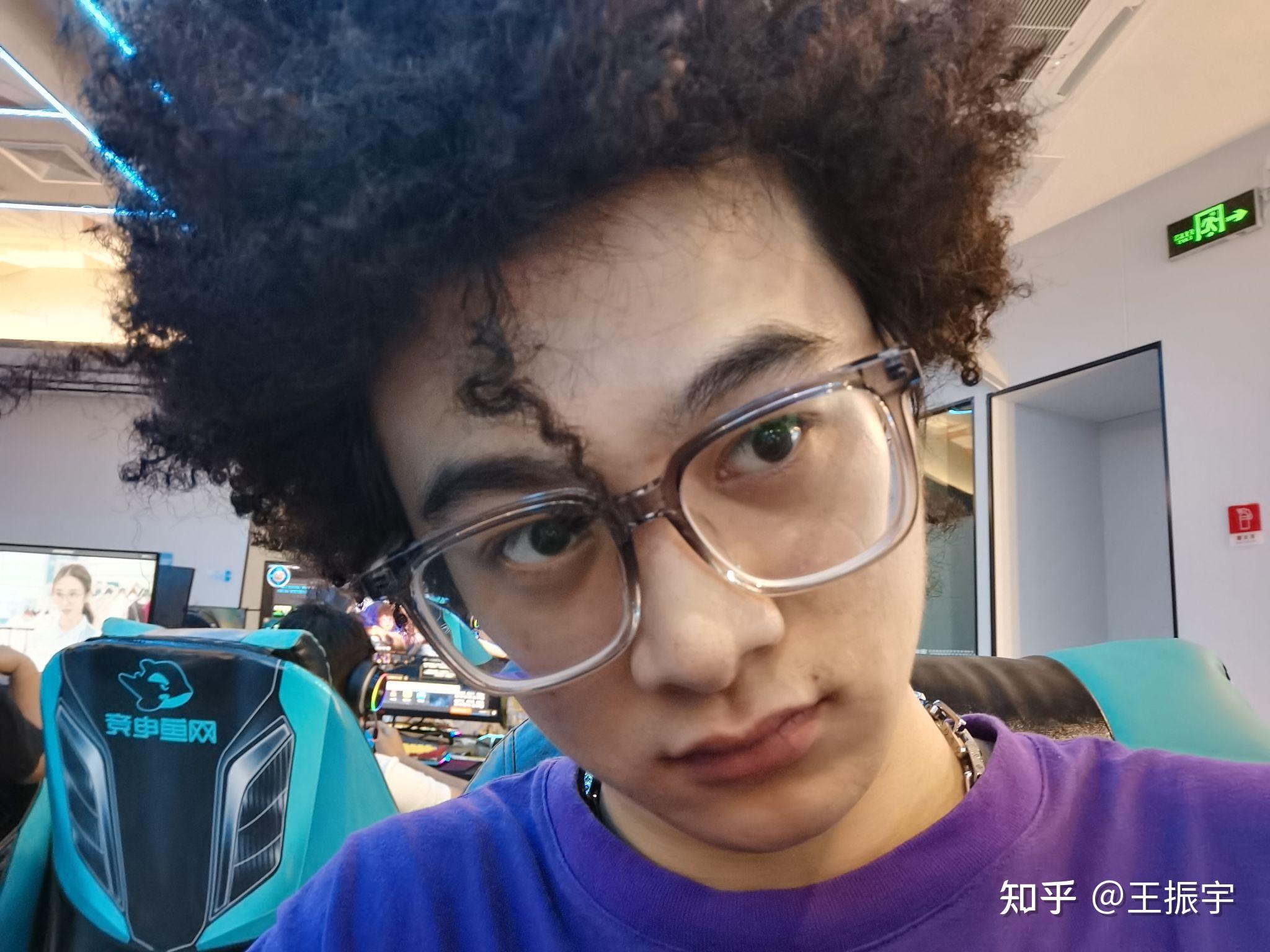 男生长得丑还留长发是什么体验