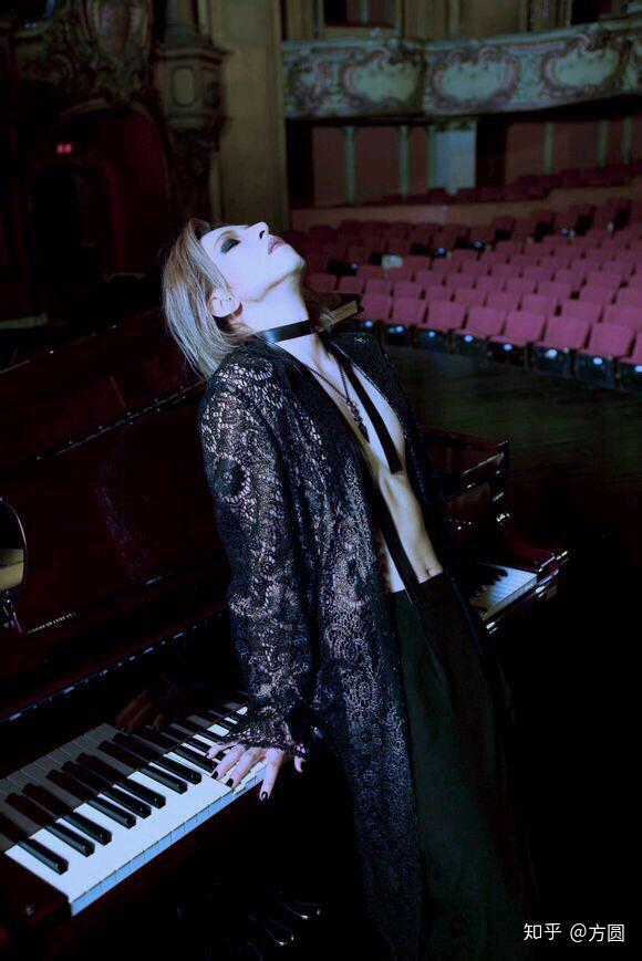 yoshiki的颜值巅峰到底怎么样