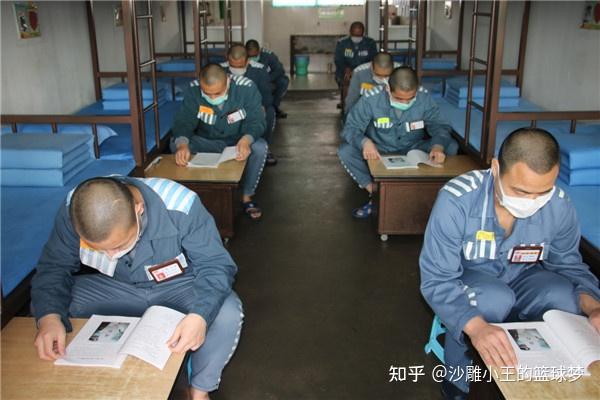 郑州暴雨好奇监狱里的犯人是如何转移的