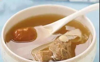 龙脷叶枇杷叶煲瘦肉汤,清热化痰利咽汤