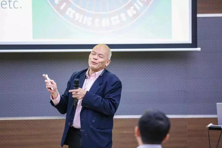 周恕弘:经济学结合生物学,两个不同的“牛角尖”带出一片新天地 - 知乎