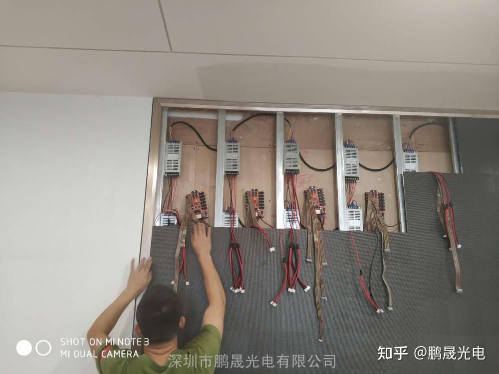 LED显示屏的安装方式有哪些? - 知乎