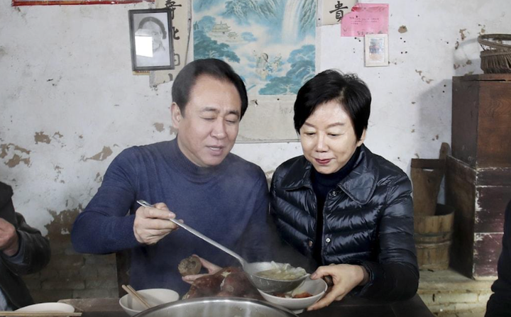 丁玉梅孤注一掷,重金聘请加拿大律师救许家印!