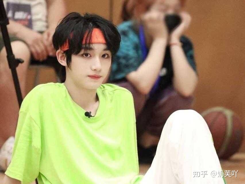 能分享一些tnt七个人的帅照吗