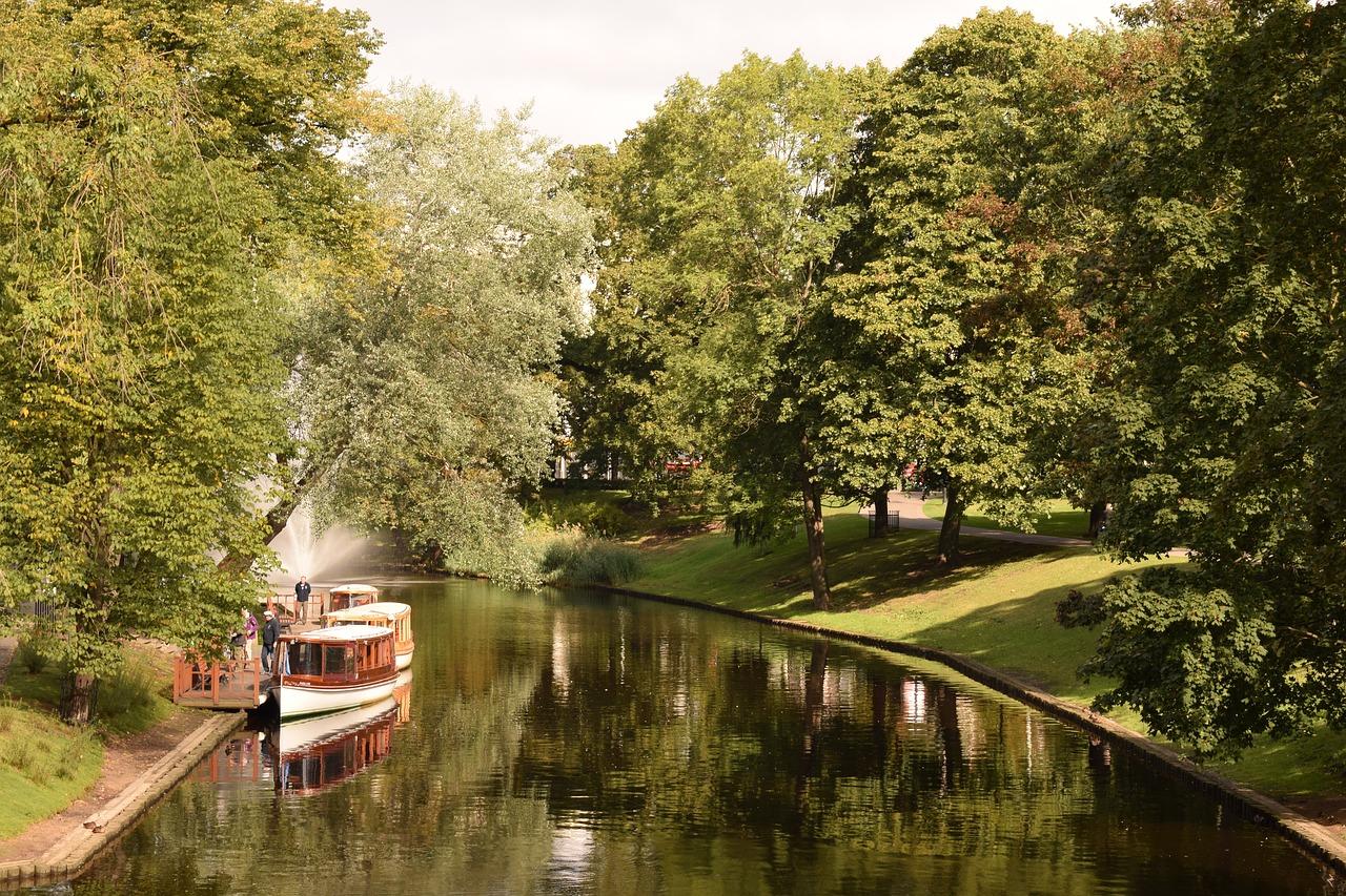 怎么去运河边散步