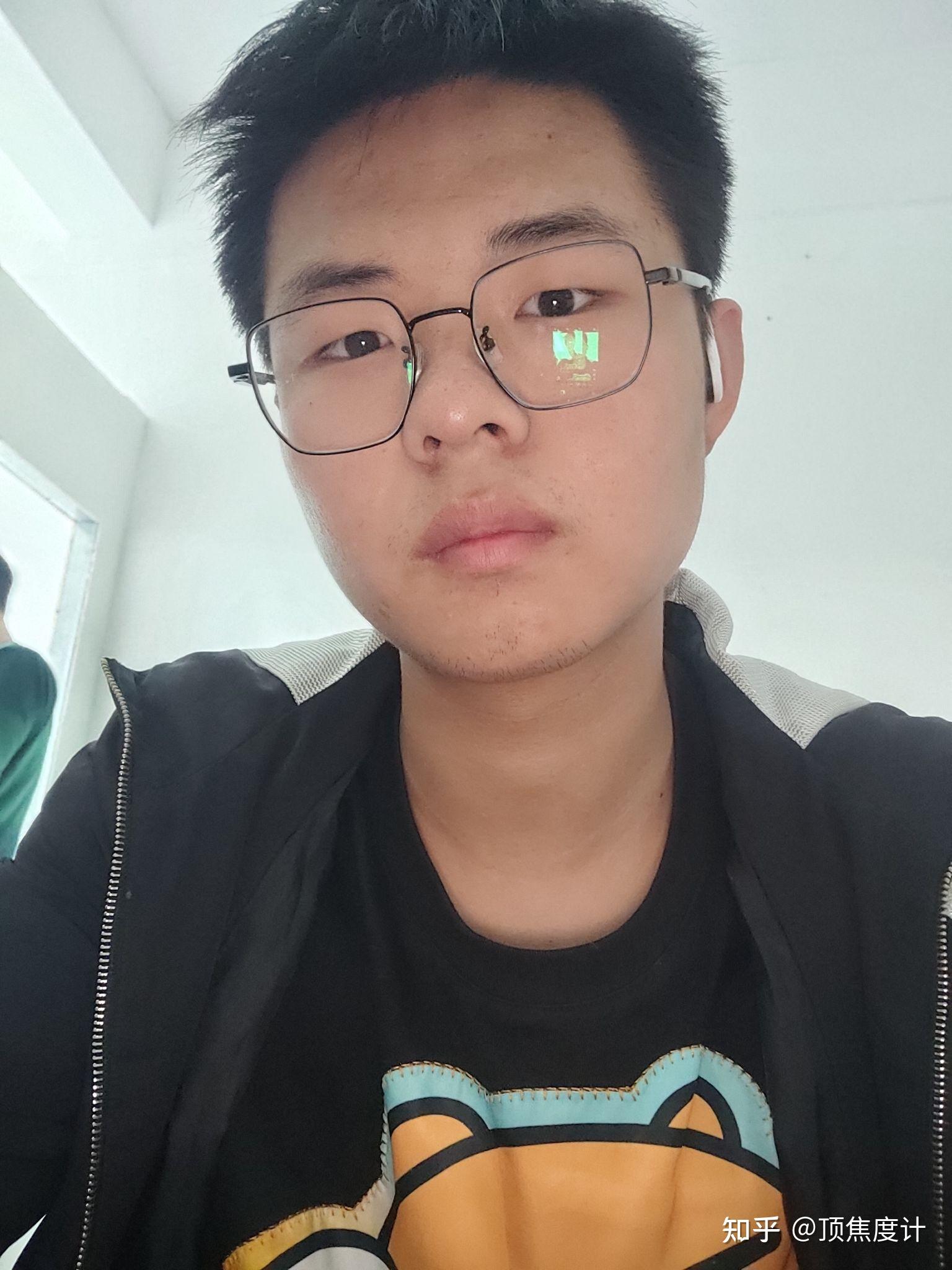 男生头大适合什么样子的发型