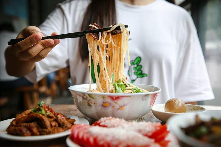 夏天嗦粉需谨慎,不小心这点容易中毒! - 知乎