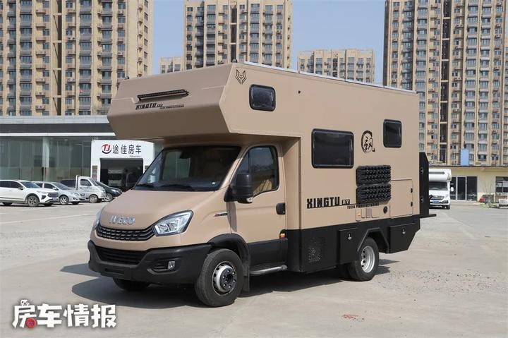 直降10万的依维柯房车性价比一下拉满实木家具老中青三代都爱