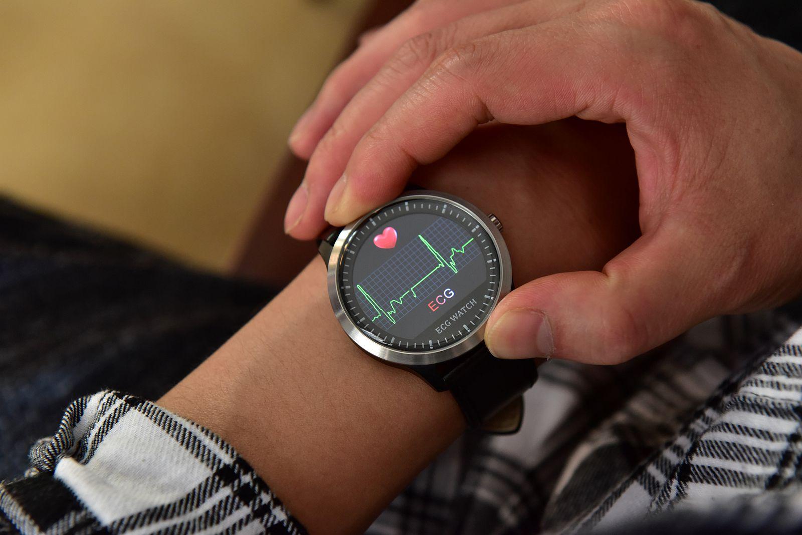 瑞德罗曼智能手表评测心血管监控续航超长交互扎实