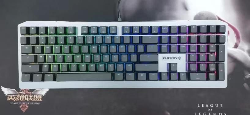 akko粉轴跟cherry红轴比怎么样