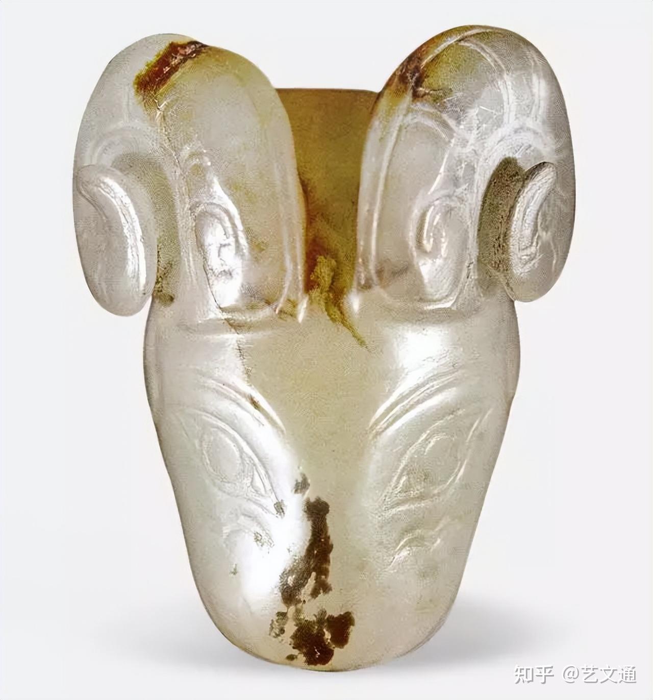 商代玉器的掐环,掏膛,圆雕技术已充分被利用,这能说明商代琢玉水平