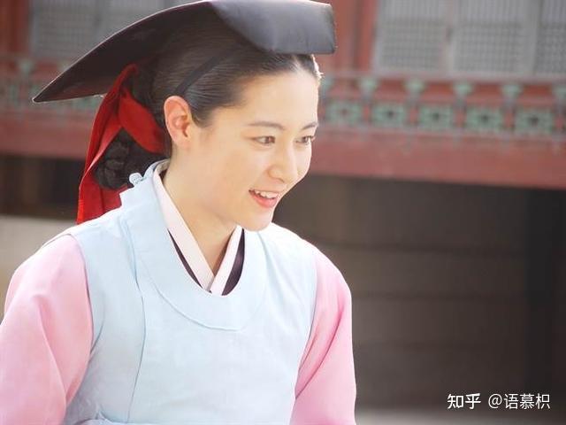 如何评价演员李英爱的颜值和气质?