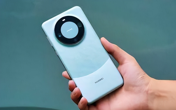 边骂还边买华为mate60pro成最惨国产机三点原因很真实