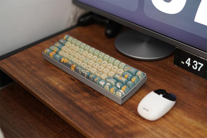 Lofree洛斐小翘68三模机械键盘水泥灰+社畜香蕉键帽组合可玩性高 - 知乎