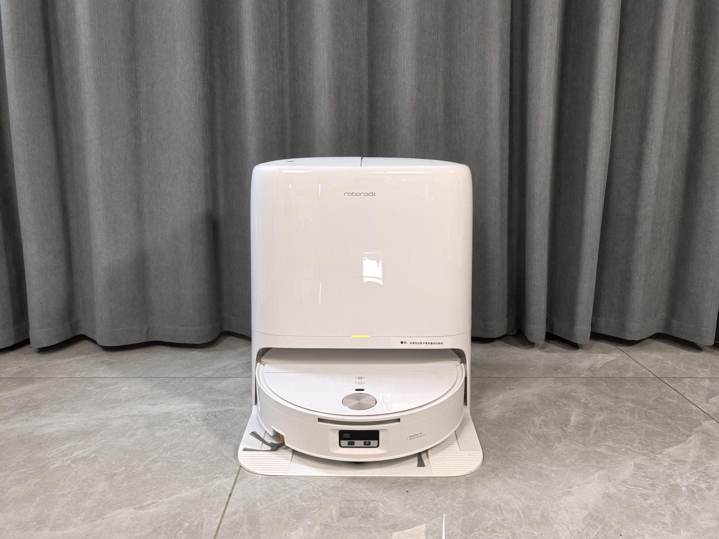 石头热活水扫地洗地机完全体来了！石头P30 Pro，8.98cm行业最薄机身+8.8cm连续越障+60℃热活水洗地+100°C沸水洗拖布，这可能是今年配置最炸裂的活水洗地机