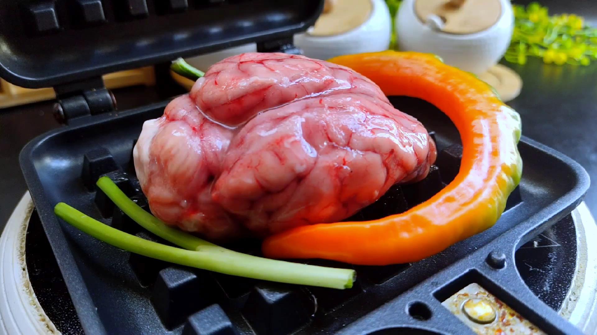 第一次吃猪脑花是什么感受? - 知乎