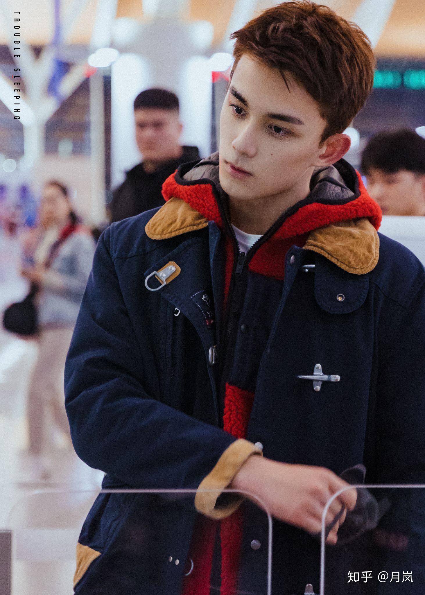 吴磊有哪些出圈神图? - 知乎