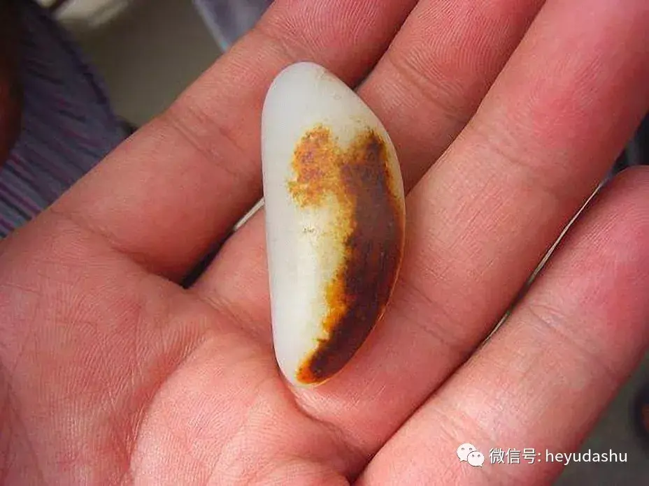 什么是和田玉籽料的色根