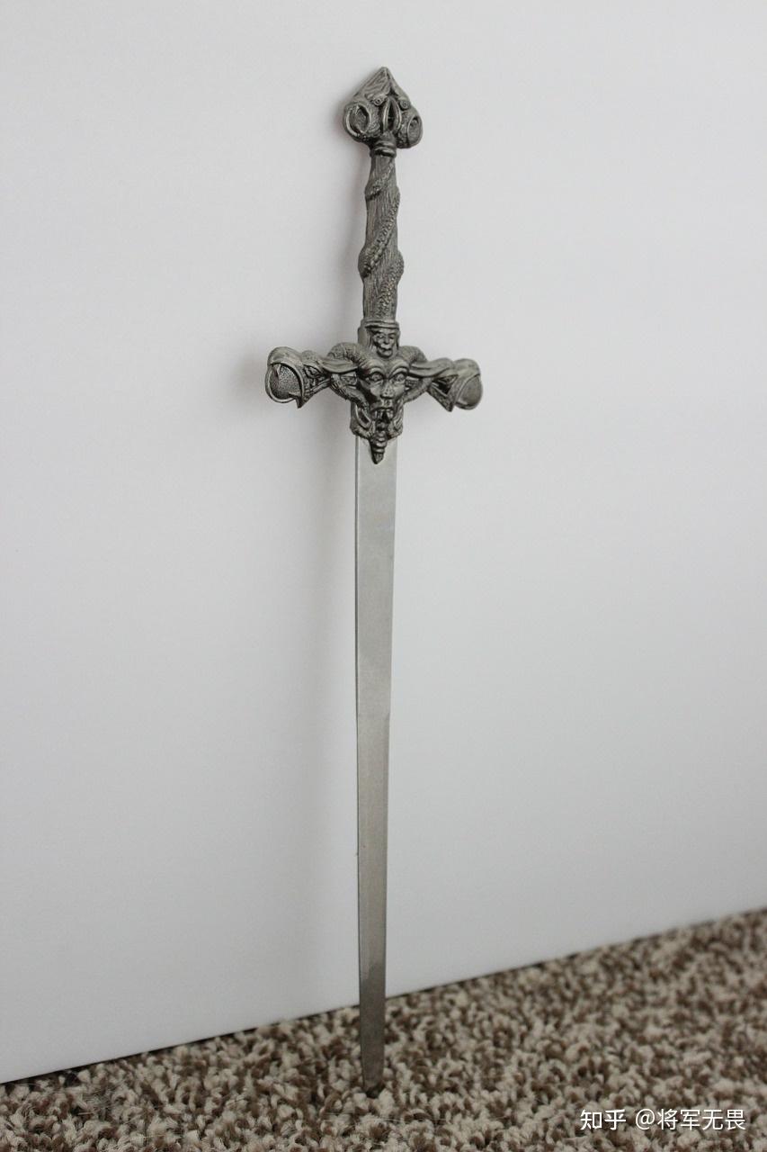 "双刃剑"武器本身并不会容易伤到使用者,为什么要用"双刃剑"来说事物