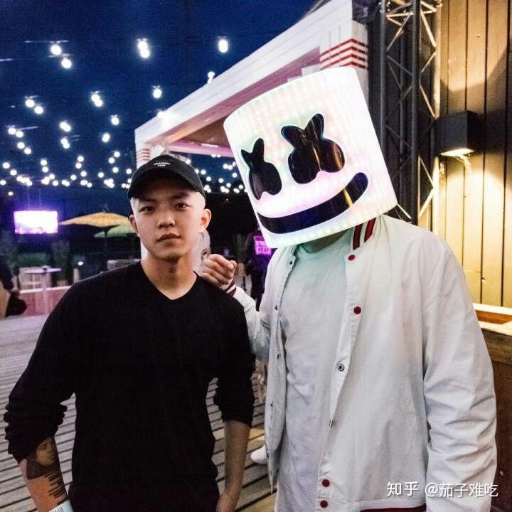 如何看待蔡徐坤和djsnake的合影