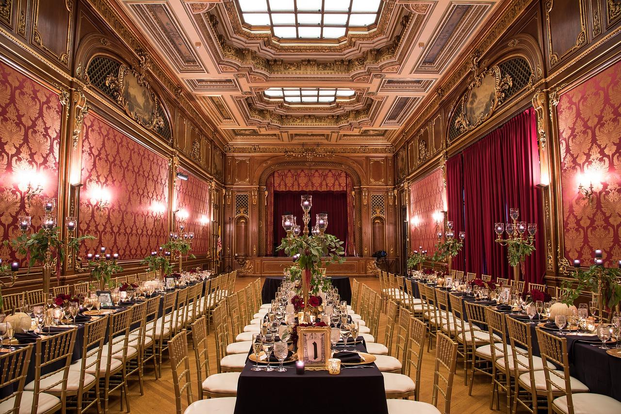 4. 亲友互动笑不停