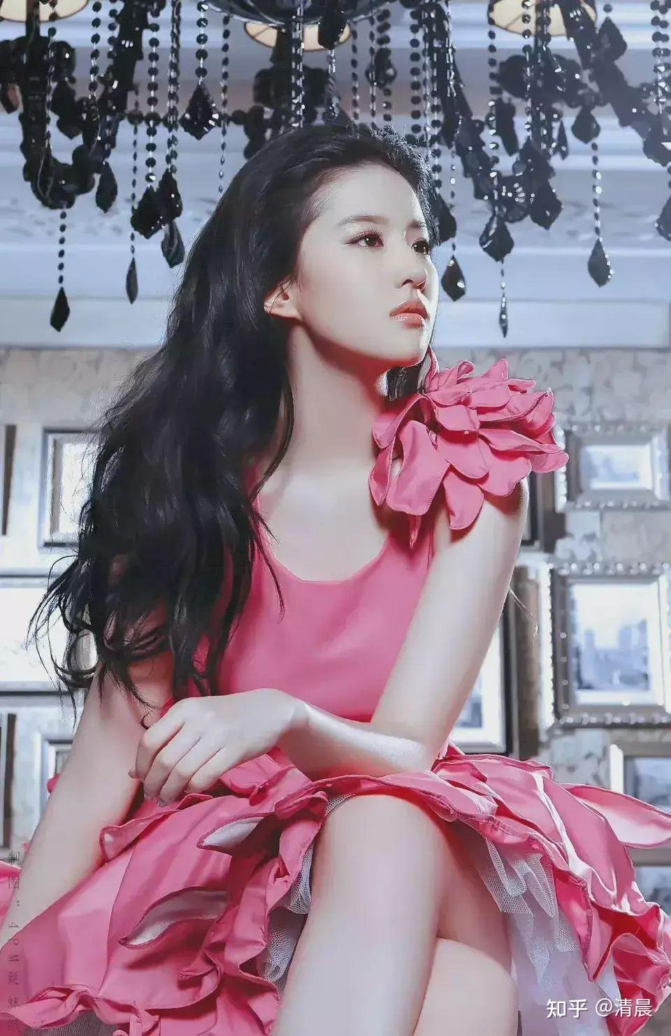 刘亦菲和张柏芝只看脸,哪个更好看? - 知乎