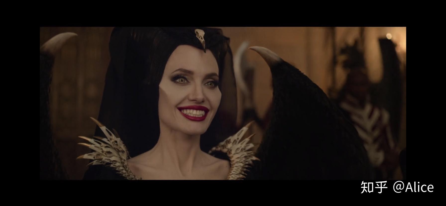 求沉睡魔咒2里朱莉咧嘴笑的图啊