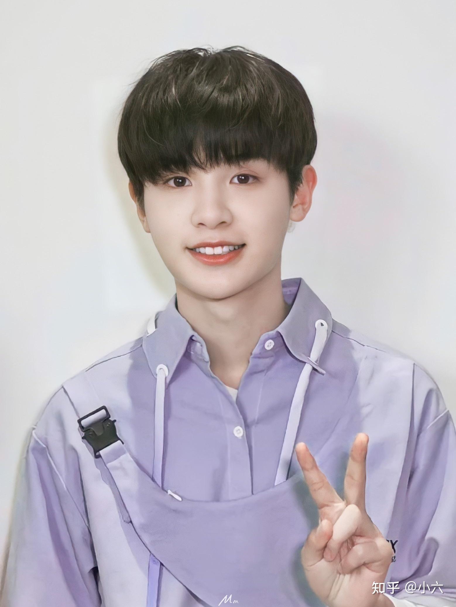 黄明昊有哪些出圈神图