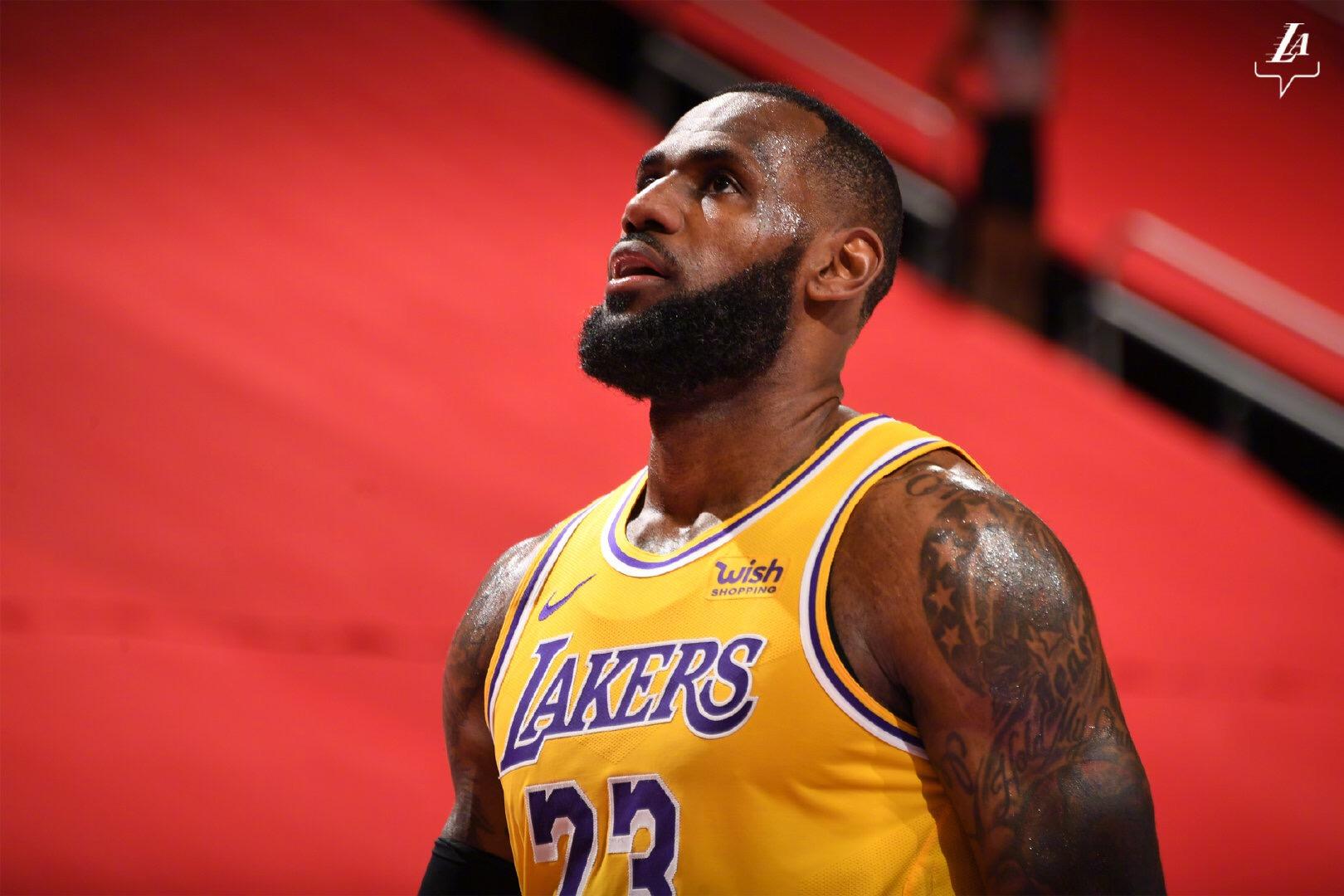 有哪些关于nba湖人方面的壁纸