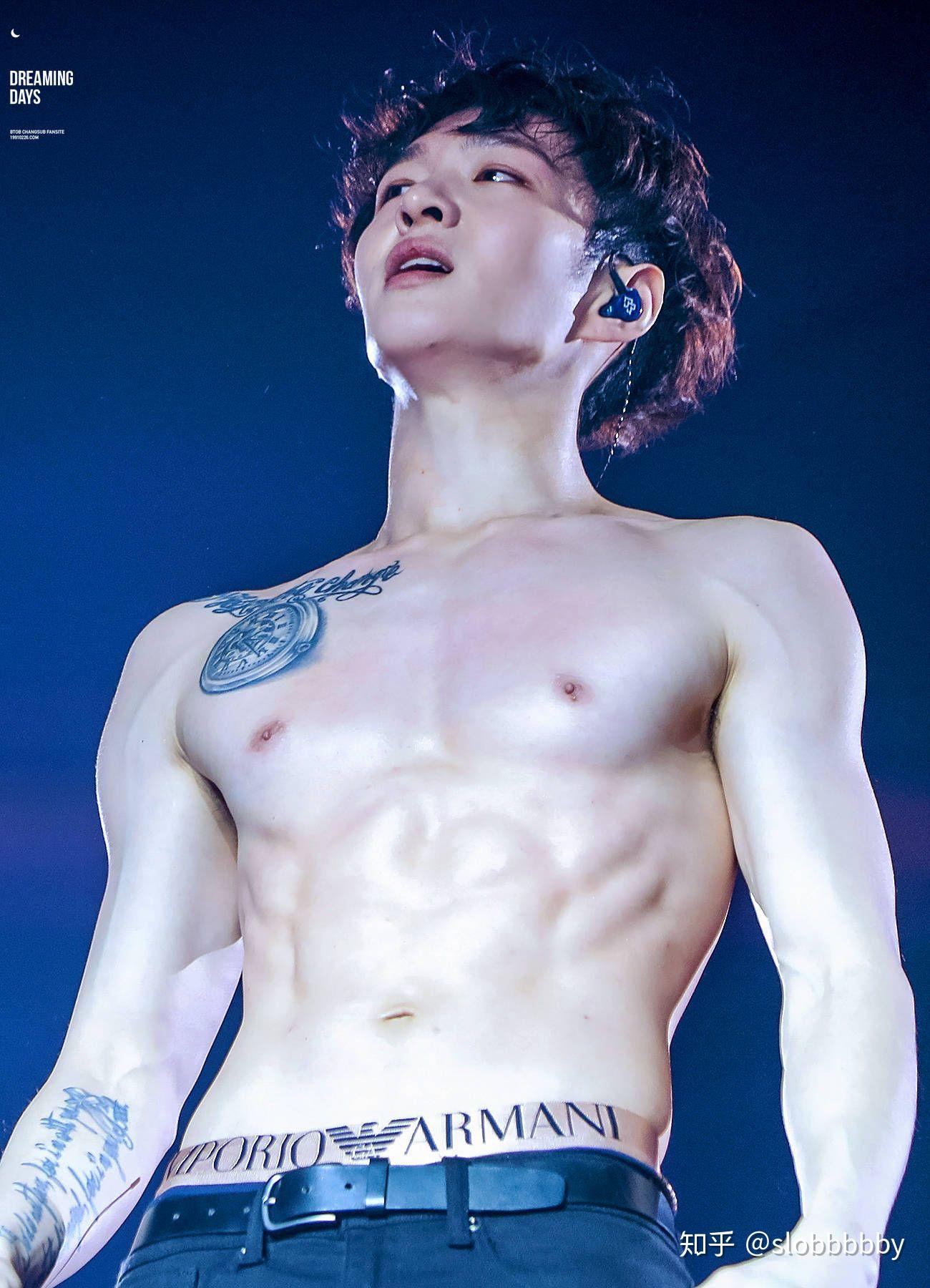 ➪ kpop idols with tattoos - 𝔹𝕥𝕠𝔹 - ℂ𝕙𝕒𝕟𝕘𝕤𝕦𝕓 - Wattpad